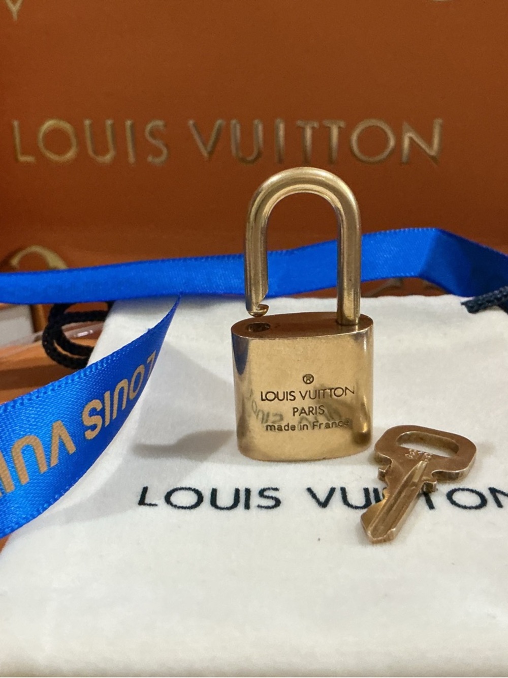 Louis Vuitton Gold Padlock with Matching Key can also be used as a necklace GWP - Picture 9 of 13